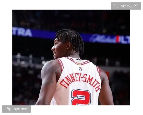 内特·阿奇博尔德无球跑位效率提升显著 拉开防守空间助火箭进攻升级